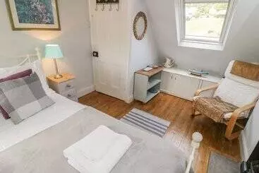 Mökkimajoitus Arden House