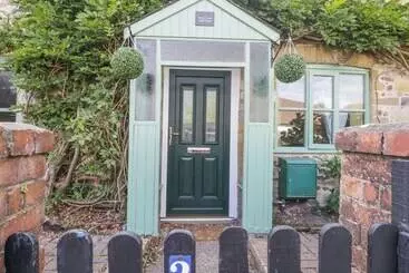 2 Wisteria Cottages