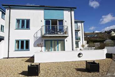 Kır Evi Estuary View