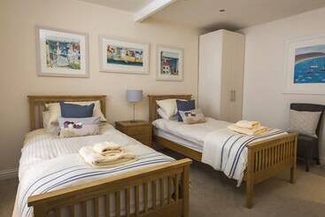 کلبه Gooder House