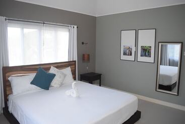 پانسیون 876 Beach House