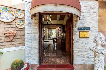 Nocleg ze śniadaniem Palm Lodge