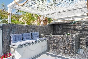 Hotel Blue Dream   Santorini