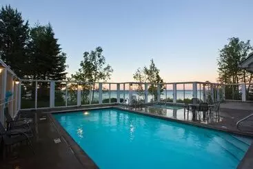 Resort Bluefin Bay On Lake Superior