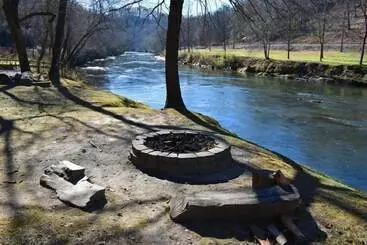 Mökkimajoitus Toccoa Fish Tales