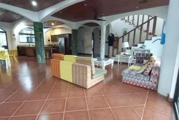 Casa Alice Surf Lodge   Hostel