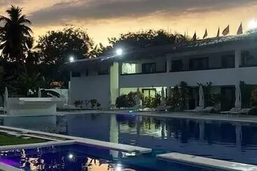 アパートホテル Oasi Encantada Beach Resort