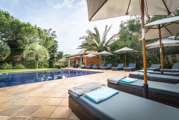 پانسیون Villa Peacock