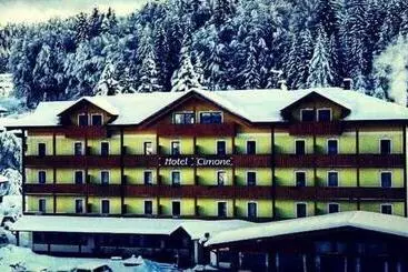 Hotelli Caminetto Mountain Resort