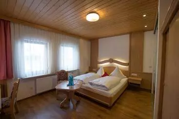 Отель Gasthof Weisses Ross