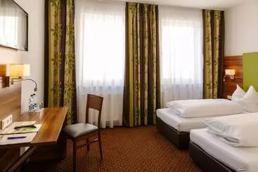 Отель Und Cafe Paso