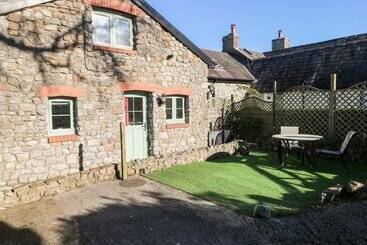 کلبه The Granary