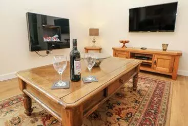 Mökkimajoitus The Lodge