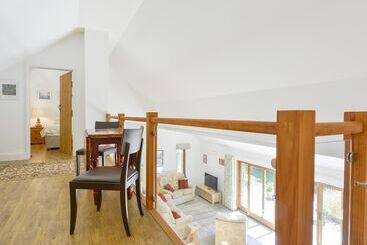 Mökkimajoitus The Old Parlour