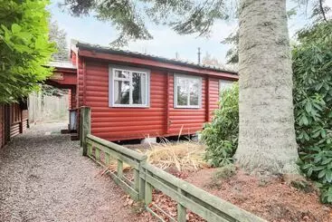 Mökkimajoitus Rowan Lodge