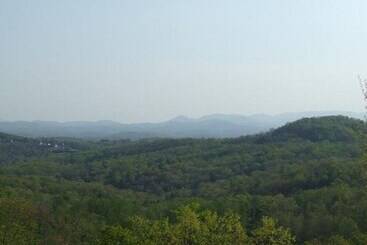 بيت ريفى Lookout Lodge Nevaeh Cabin Rentals