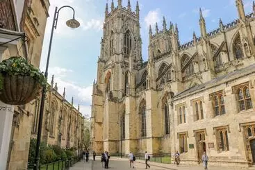 1 Pines Farm Cottages