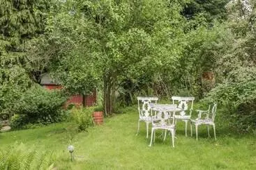 Mökkimajoitus Y Caban