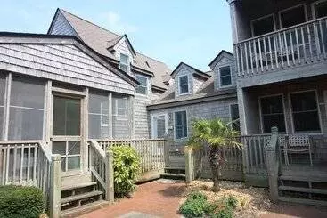Aamiaismajoitus (B&B) Courtyard Villas On Silver Lake Harbor