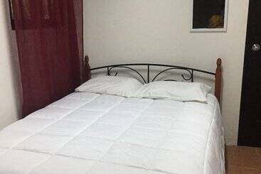 Hostal Saint Michel Hostel