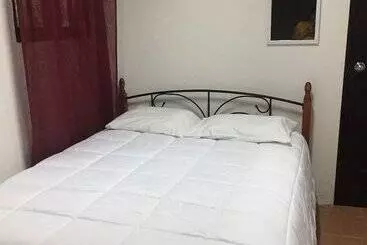 Hostal Saint Michel   Hostel