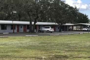 Motelli Oak Tree Inn