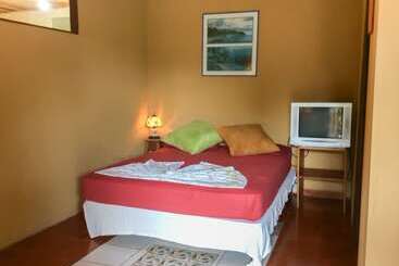 ホテル Valley View Lodge   Finca Huetares