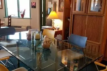 ホテル 1026 Oasis Inn