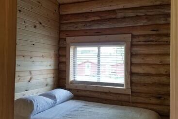 קוטג'' No Name City Luxury Cabins & Rv