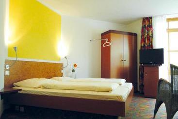 ホテル Feriendorf Glasgarten