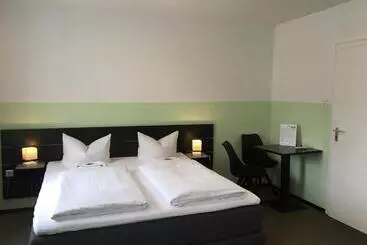 Otel Augsburg Goldener Falke