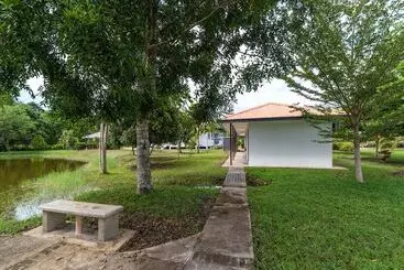 Hotelli Eagle Wood Garden