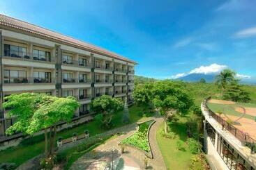 The Green Peak, Artotel Curated