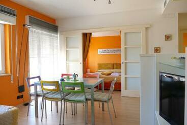 Turista apartmanok Da Silvia Attico Nel Cuore Di Grado Con Posto Auto