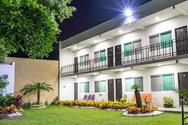 Hotel Suites Milán Room