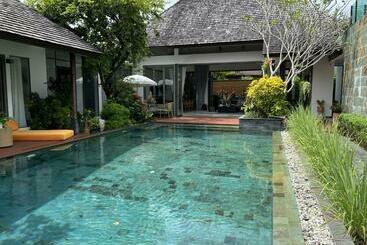 ツーリストアパートメント The Blue Villa