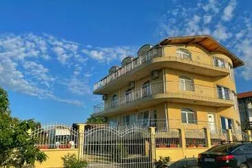 Pensione Sunrise Varvara