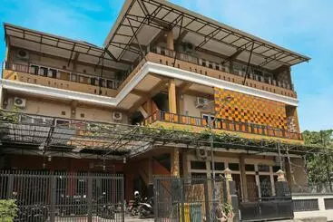 ホテル Collection O 91449 Griya Ampenan Residence