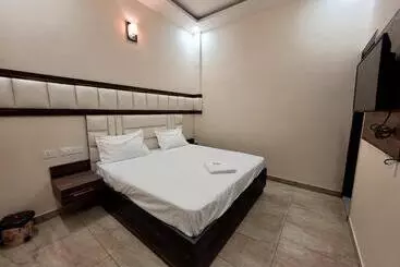Hotel Crown Inn