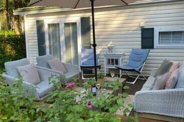 דירות לתיירים Luxe Chalet Met Prachtig Terras Op De Veluwe , Veel Privacy