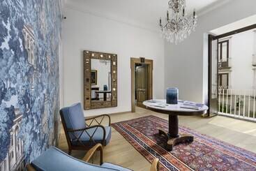 פנסיון Yourhome   Maison Iovino Luxury Rooms