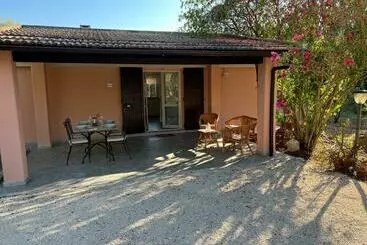 ツーリストアパートメント Casa Rosmarino
