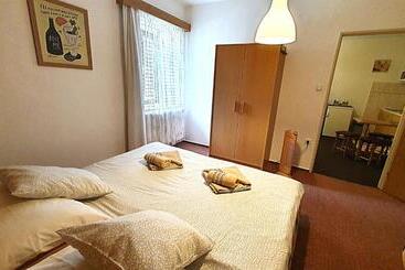 Apartmanszálloda Na Statku Babiččino údolí