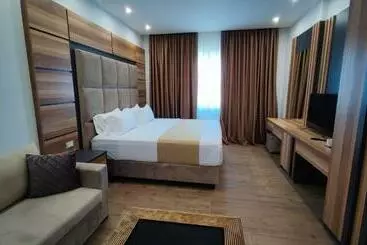 Hotel Hilal Palace   Halal