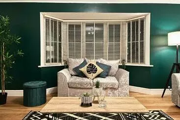 Turistihuoneistot Luxury 3 Bed Detached Home In Windsor