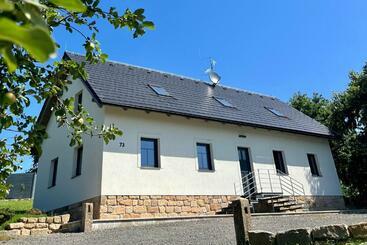 Turistihuoneistot Ubytování Pod Troskami