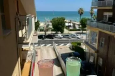 Appartements touristiques Bella Alba Apartment On The Beach