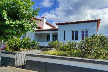 דירות לתיירים Bettencourt House