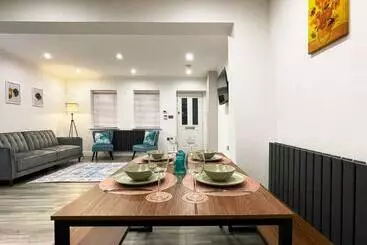 ツーリストアパートメント Karen S Place In Windsor