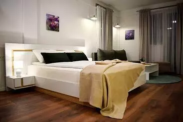Pension  Iris Guesthouse